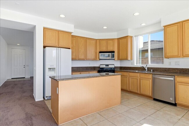 Building Photo - 4 Bed / 2.5 Bath Home at Talavera!