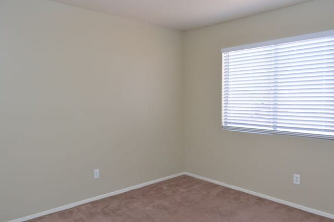 Building Photo - NLV - 1 STORY CORNER LOT HOME