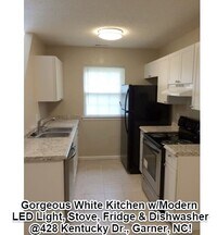 Building Photo - Garner 2 BR, 2 FULL Bath Single Level Town...