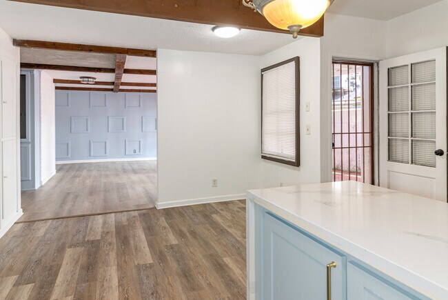 Building Photo - 3940 Hubert Ave