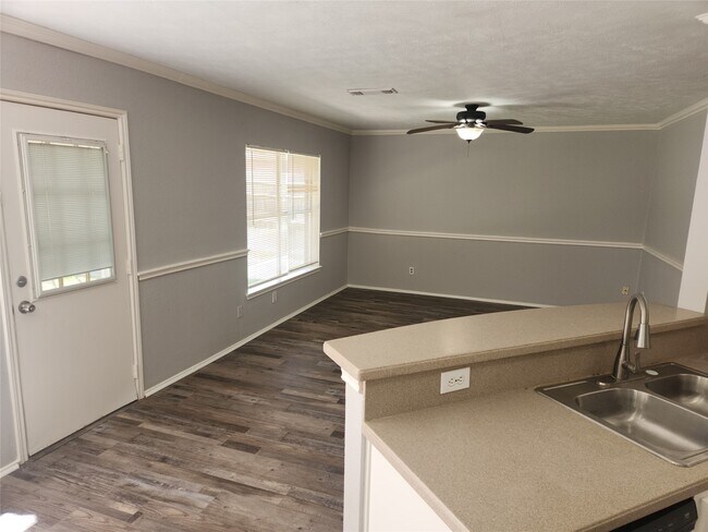 Building Photo - 20123 Beechview Ln