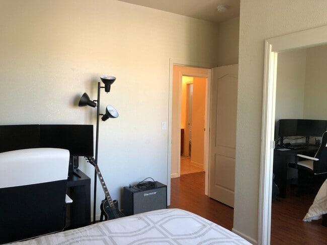 Building Photo - 1868 White Sands St