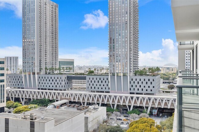 Building Photo - 11 NE 6th St