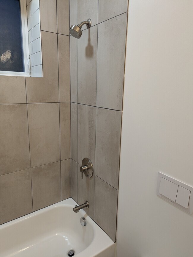 Building Photo - 2818 NE FREMONT ST