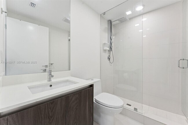 Building Photo - 3131 NE 7th Ave