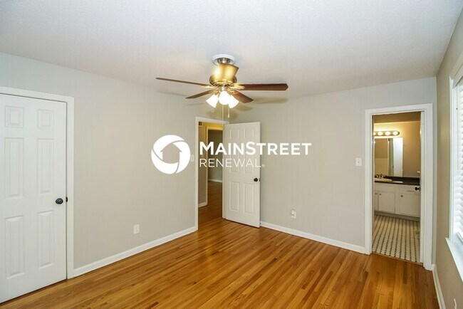 Building Photo - 3 Bedroom Pet-Friendly Home in Memphis, TN with Main Street Renewal