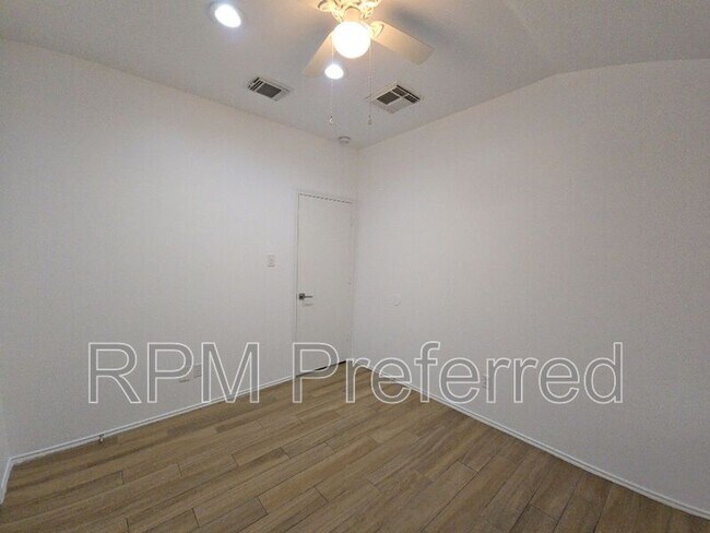 Building Photo - 8111 Sanford St