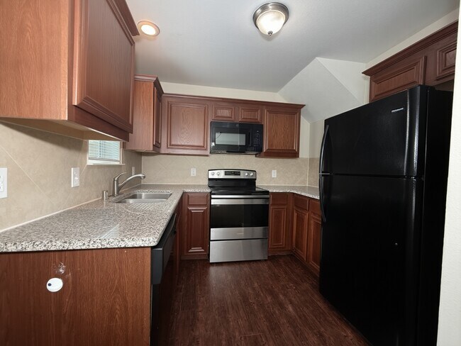 Building Photo - 1404 Park Pl