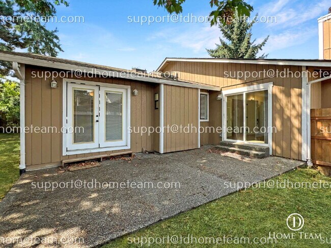 Building Photo - "Charming 3-Bedroom Retreat with Cozy Fire...