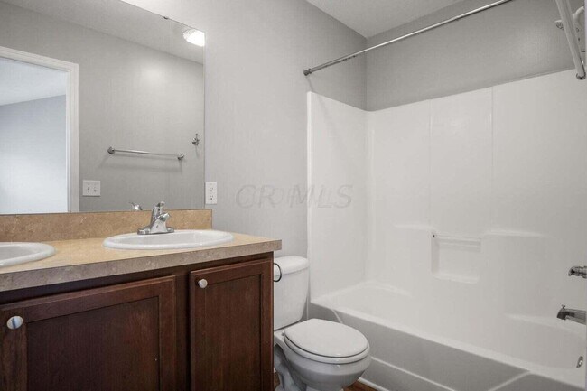 Building Photo - 587 Lazelle Rd