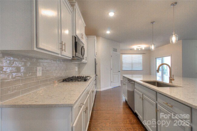 Building Photo - 3007 Silverwood Dr
