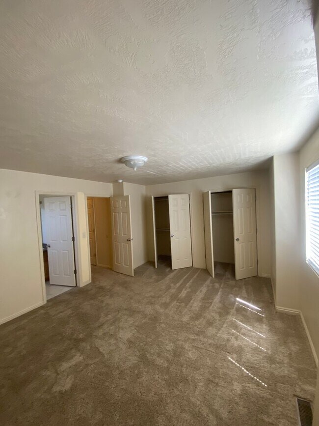 Building Photo - 577 N 100 E