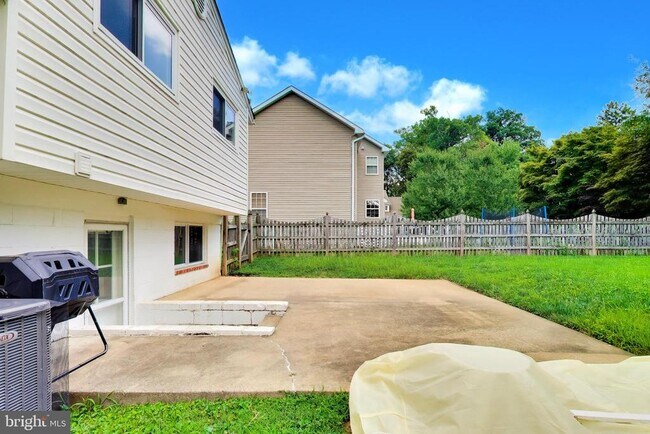 Building Photo - 11907 Hunters Ln