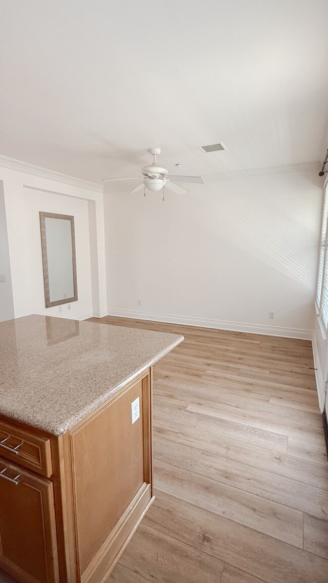 Building Photo - 5 Bluefin Ct