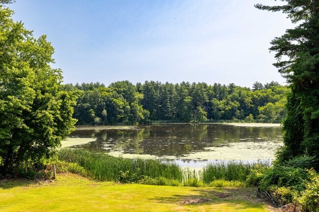 Building Photo - 81 Main St