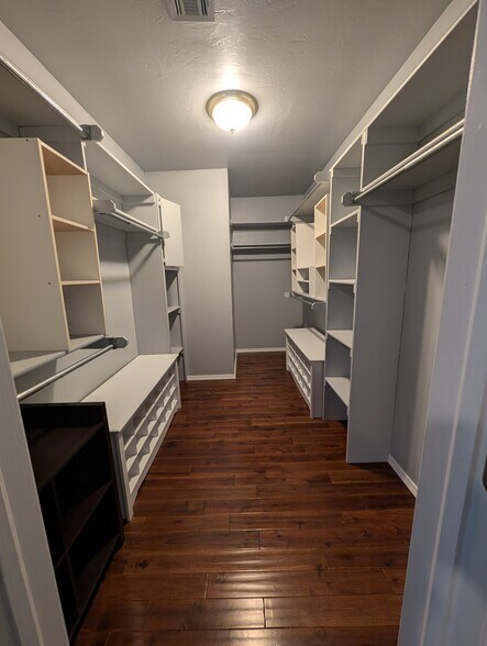 Primary closet - 8701 NW 116th St