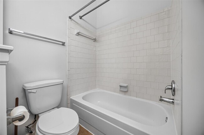 Building Photo - 88 Laughing Brook Ct