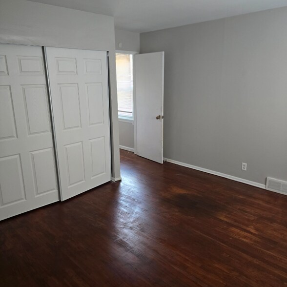 Building Photo - 4238 California Ave