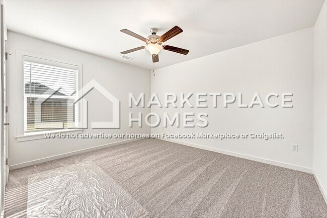 Building Photo - 375 Canada Dr