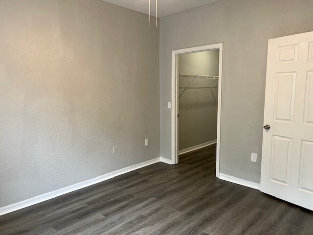 Building Photo - 837 Grand Regency Pointe