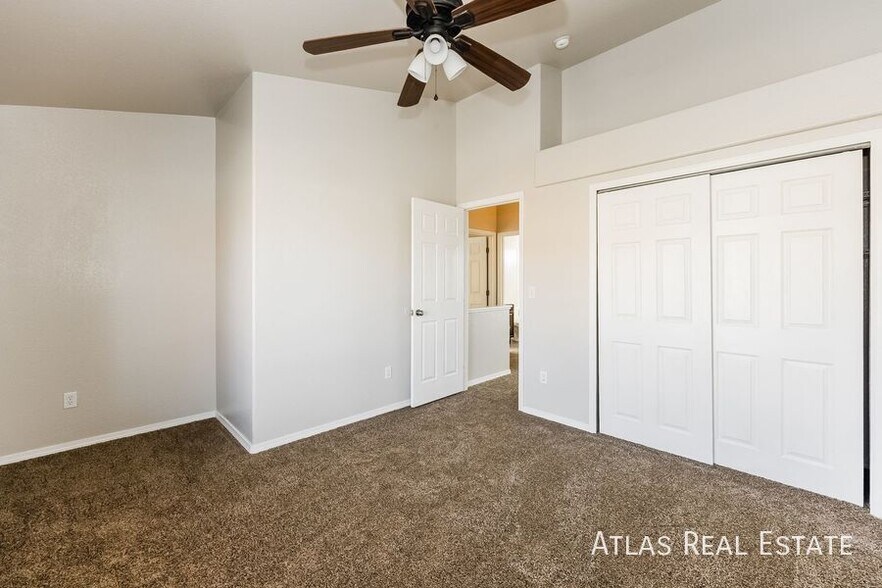 Building Photo - 7335 Edgebrook Dr