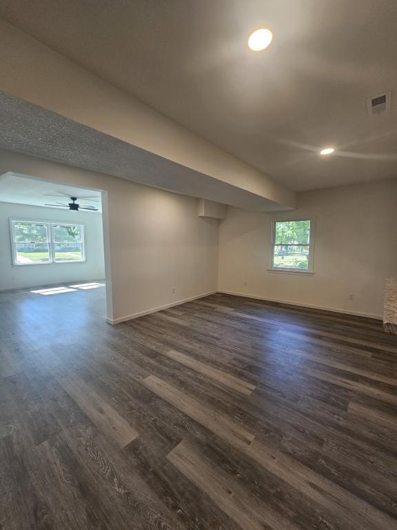 Building Photo - 325 S Elm St