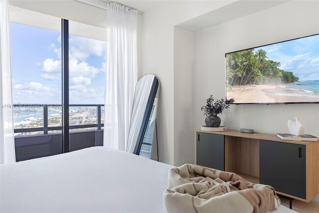 Building Photo - 159 NE 6th St