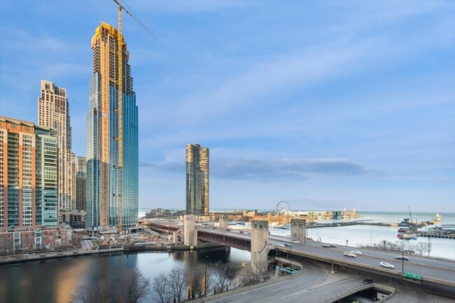 Building Photo - 450 E Waterside Dr