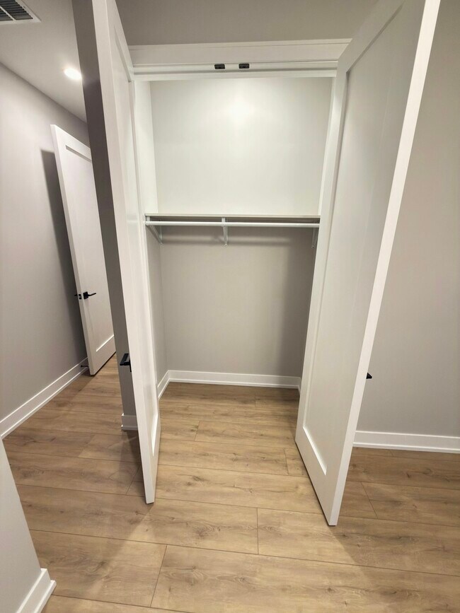 Building Photo - 2355 W Flournoy St