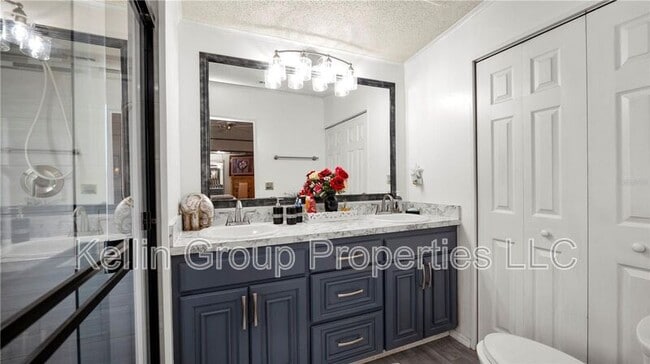 Building Photo - 1706 Fox Hill Dr
