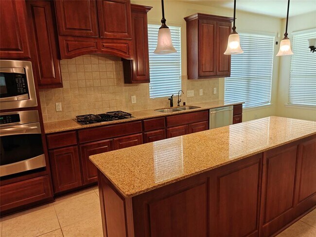 Building Photo - 5551 Twin Rivers Ln