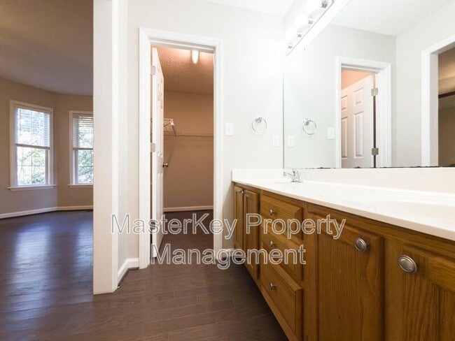 Building Photo - 251 Tillamook Dr
