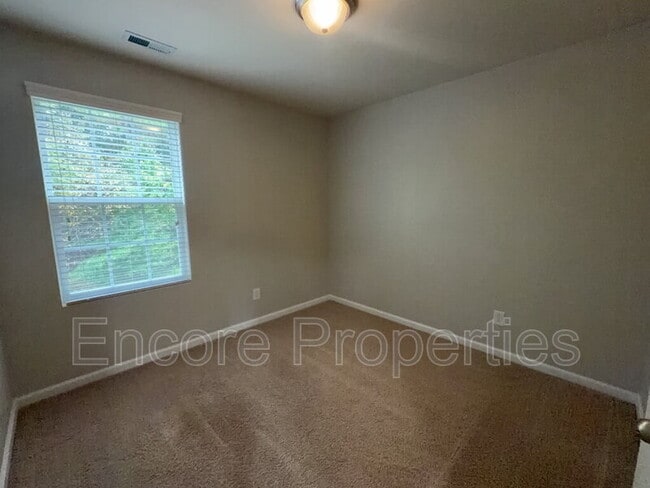 Building Photo - 1200 Grace Point Rd