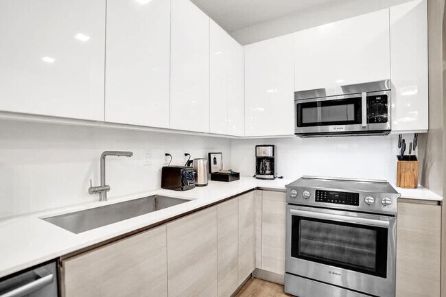 Building Photo - 1220 17th St