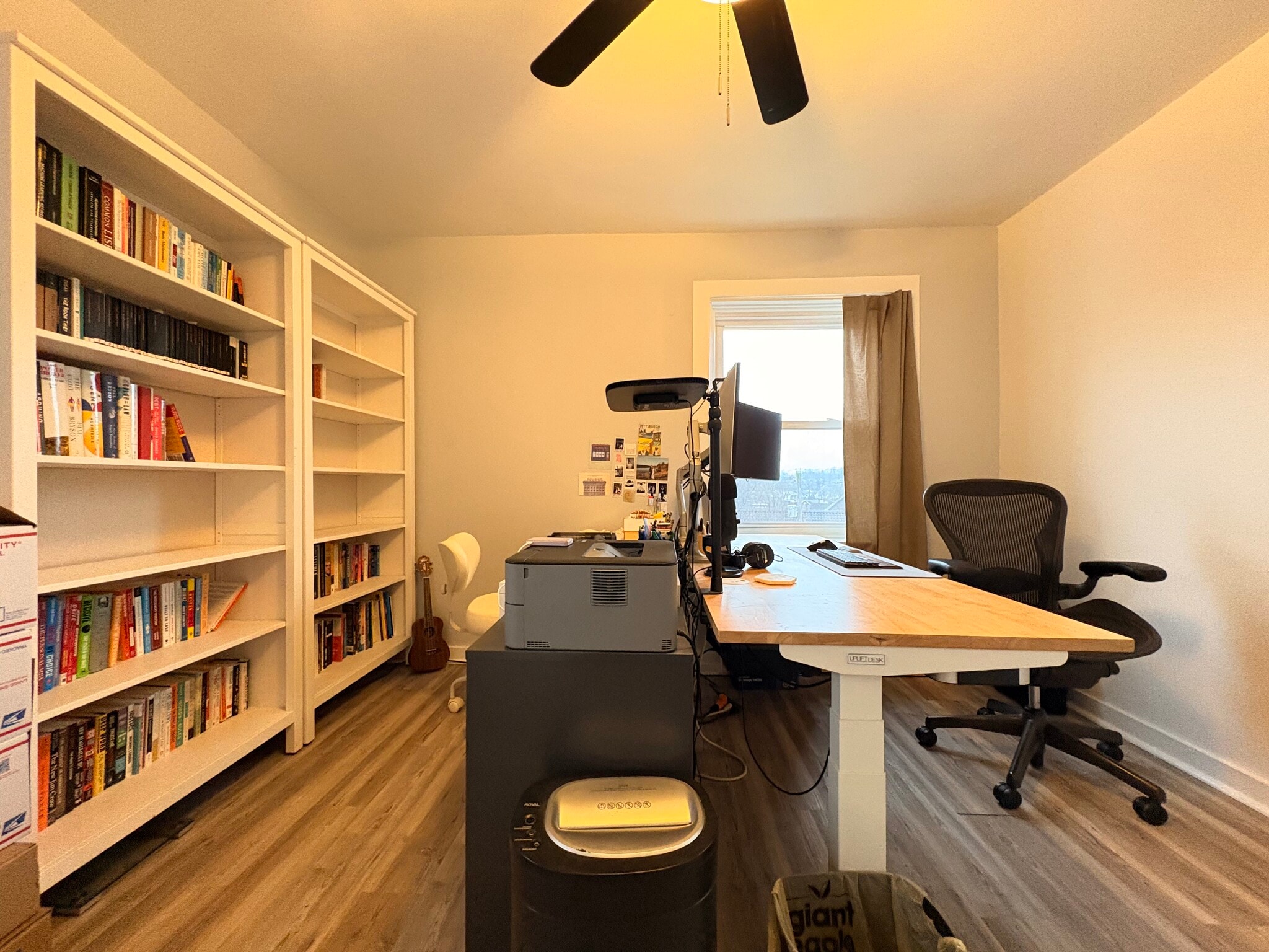 Building Photo - 5737 Hobart St