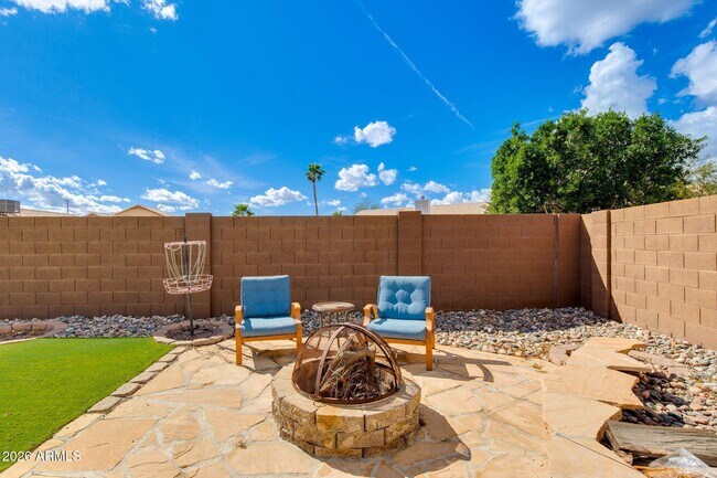Building Photo - 4250 E Encinas Ave