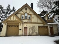 Building Photo - 24 Bloomfield Way