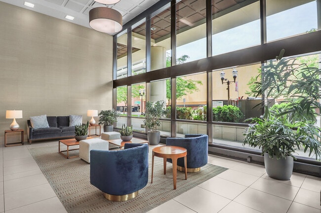 Building Photo - 127 Greyrock Pl