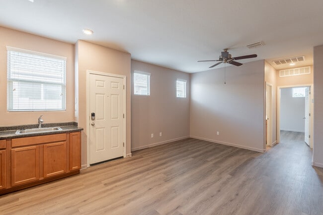 Building Photo - Two homes in one!