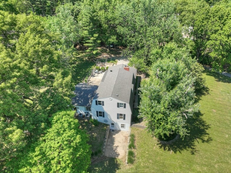 Building Photo - 1306 Marion Dr