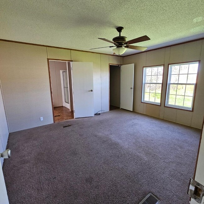 Building Photo - 318 St Charles Bypass