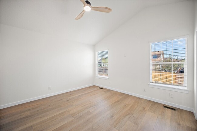 Building Photo - Stunning tri-level remodeled home in Briargate!