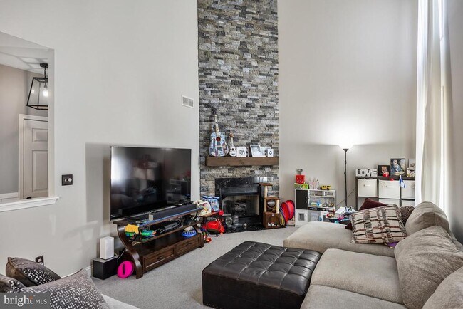 Building Photo - 105 Quarterhorse Ct