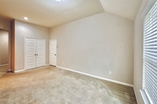 Building Photo - 26950 Churchill Gate Ln