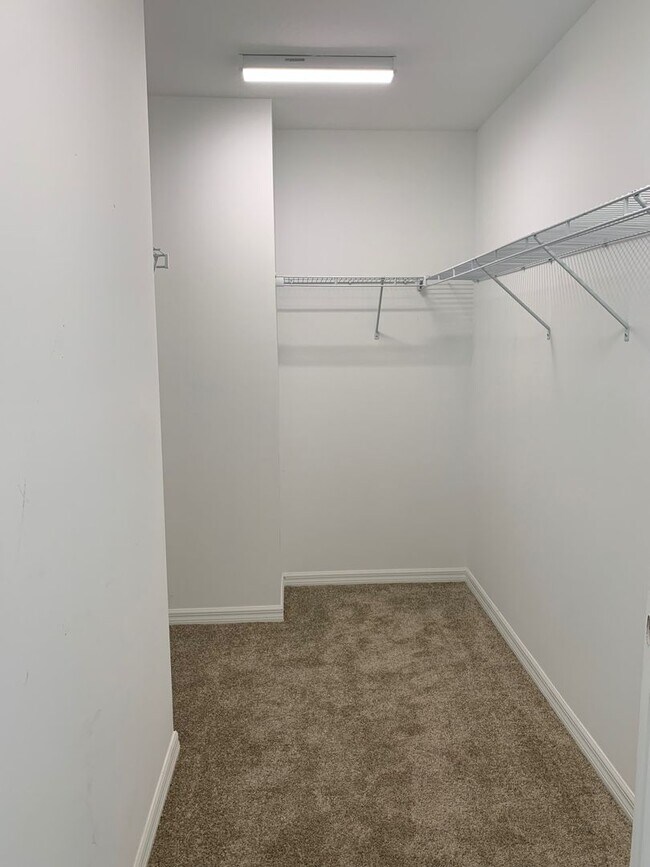 Building Photo - 3/2.5/1  Townhome