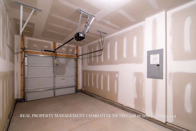 Building Photo - Stylish 3-Bedroom Gem Near I-485 & Charlotte Hotspots