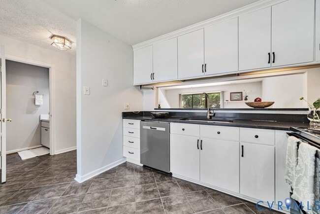 Building Photo - 2716 Schooner Ct