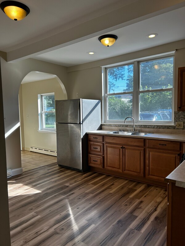 Building Photo - 361 Warren Ave