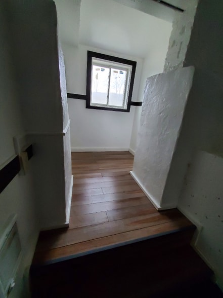 Building Photo - 70 Market St