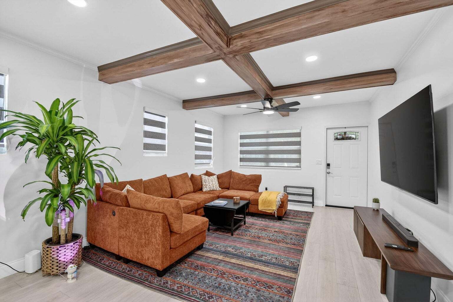 Building Photo - 1511 S Palmway